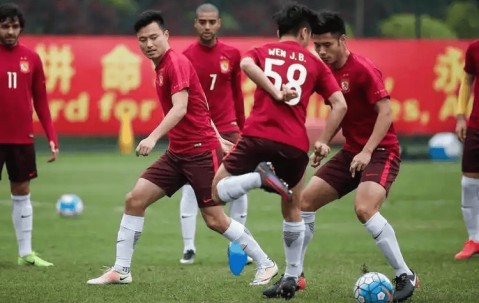 周六019德甲 科隆VS多特蒙德，专家最新比分预测