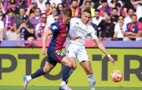 欧冠15冠王皇马2-1力克巴萨，终结4连败，甩开5分争冠稳了