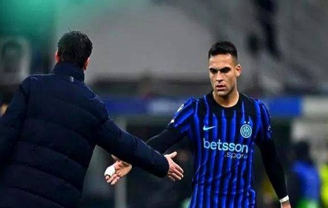 国米选定方向就果断前行！欧冠失利却现三将闪光，齐沃蓄力联赛！