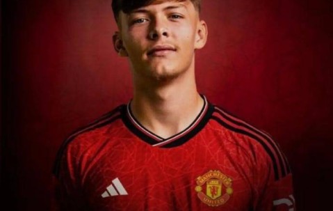 2600万卖掉，33场造31球！曼联肠子悔青：自家青木成法甲射手王